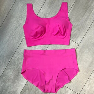 RHONDA SHEAR NWOT Seamless Bra and High-Waist Panty Set Fuchsia, Size L